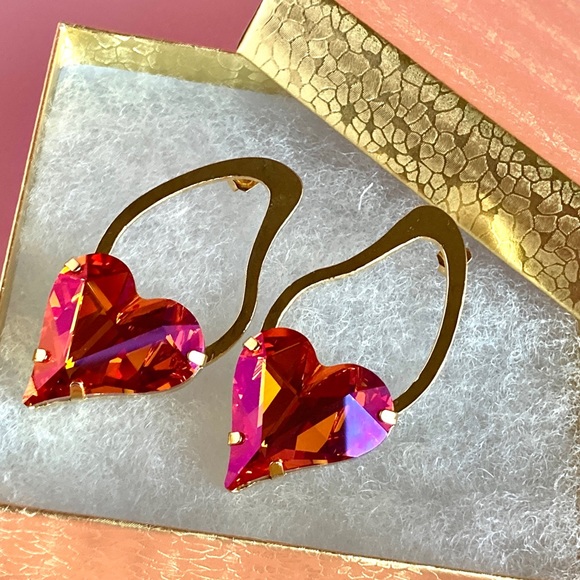 Oval Stud Earrings made with Swarovski Sweet Heart crystals Gold Plaited Rare - Picture 7 of 8